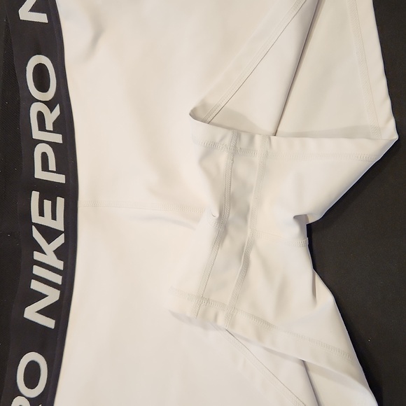 Nike Pro Dri-fit shorts XL (womens) - Picture 2 of 5